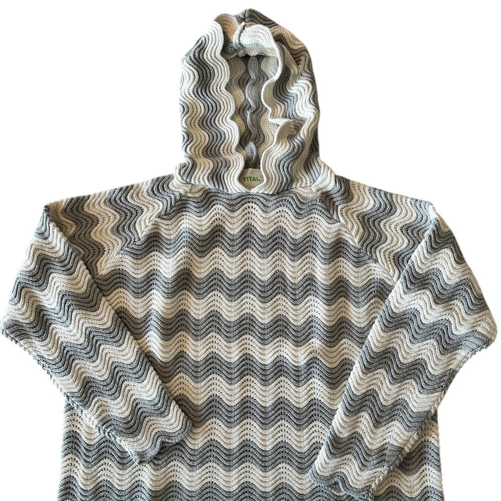 YITAI Pullover Sweater with Hood – L (Off-White and Grey)